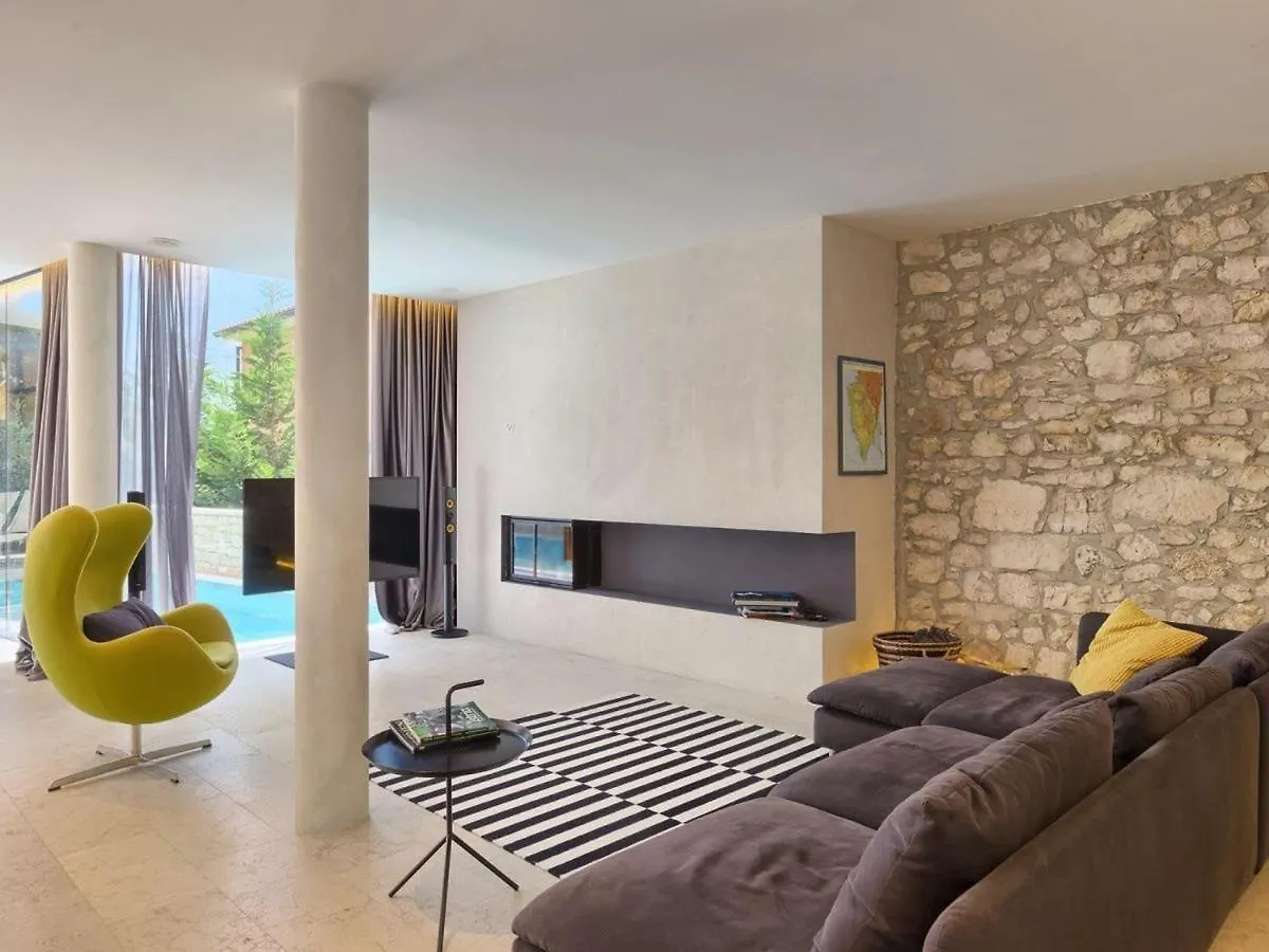 Villa Meryema - Excellent Villa With Sea View Porec
