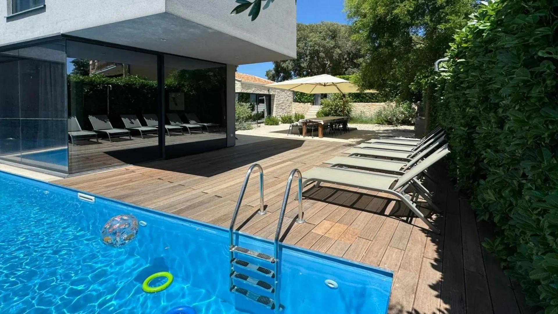 Villa Meryema - Excellent Villa With Sea View Porec