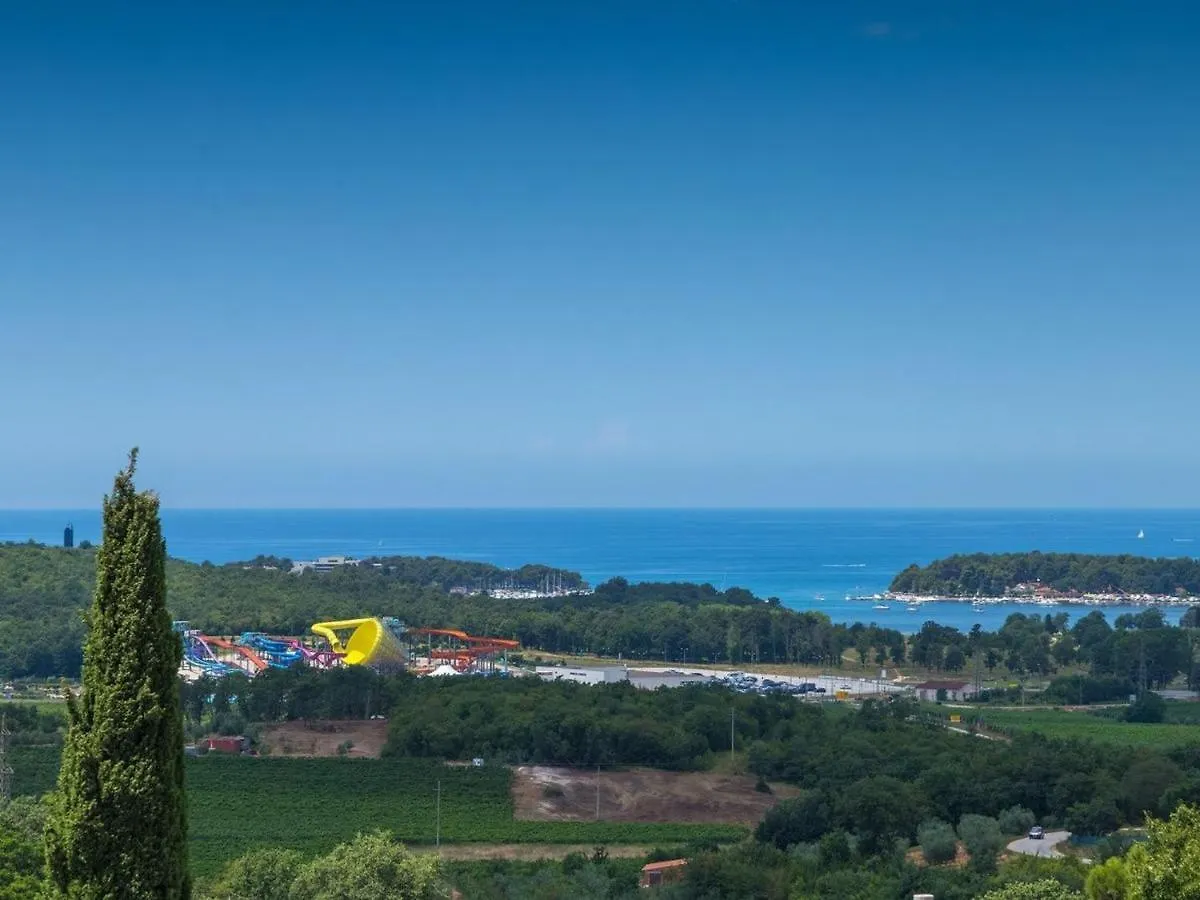 Villa Meryema - Excellent Villa With Sea View Porec